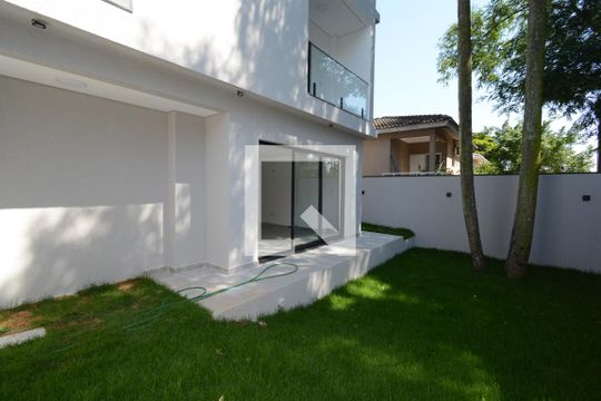 Quintal de casa de condomínio à venda com 4 quartos, 350m² em Jardim Prudência, São Paulo