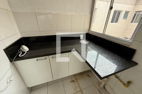 Cozinha de apartamento para alugar com 2 quartos, 42m² em Caxangá, Suzano