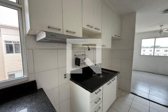 Cozinha de apartamento para alugar com 2 quartos, 42m² em Caxangá, Suzano