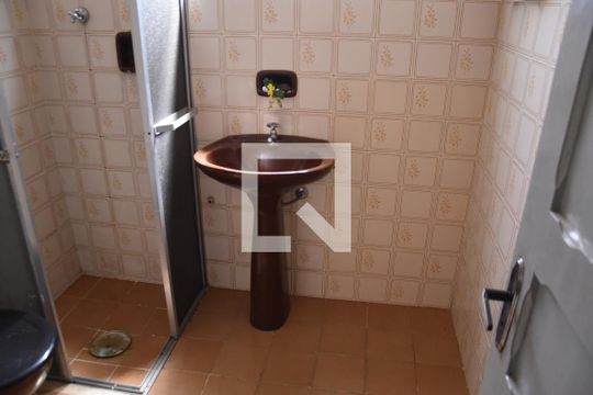Banheiro de casa para alugar com 2 quartos, 120m² em Vila Santana, Sumaré