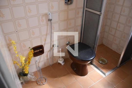 Banheiro de casa para alugar com 2 quartos, 120m² em Vila Santana, Sumaré