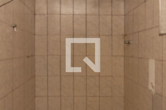Banheiro Corredor de casa para alugar com 2 quartos, 300m² em Parque Continental Ii, Guarulhos