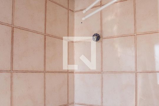 Banheiro de serviço de apartamento à venda com 3 quartos, 80m² em Pompeia, São Paulo