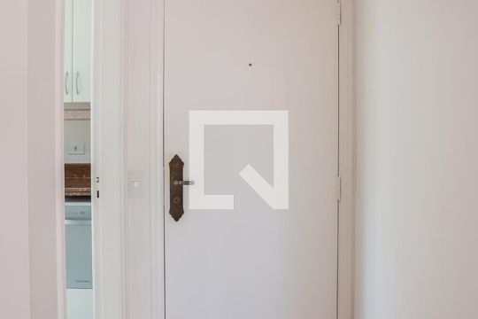 Entrada de apartamento à venda com 3 quartos, 80m² em Pompeia, São Paulo