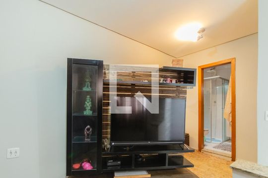 Sala Edícula de casa à venda com 4 quartos, 300m² em Vila Monumento, São Paulo