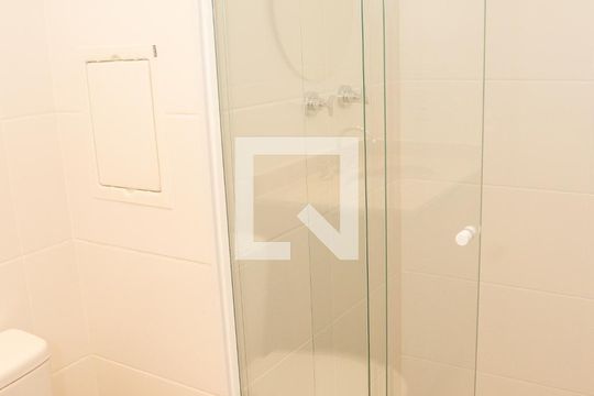 Banheiro de kitnet/studio para alugar com 1 quarto, 26m² em Perdizes, São Paulo