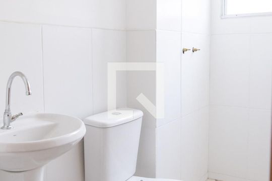 Banheiro de apartamento para alugar com 2 quartos, 52m² em Igara, Canoas