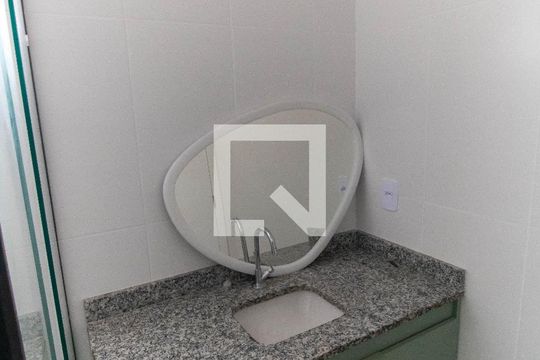 Banheiro de kitnet/studio à venda com 1 quarto, 39m² em Ingá, Niterói