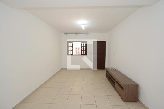 Sala de casa de condomínio para alugar com 2 quartos, 126m² em Vila Joaniza, São Paulo