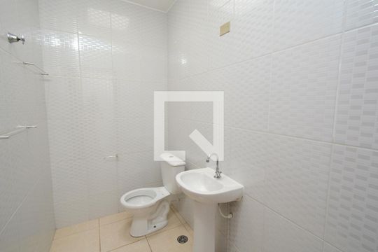 Banheiro de casa de condomínio para alugar com 2 quartos, 126m² em Vila Joaniza, São Paulo