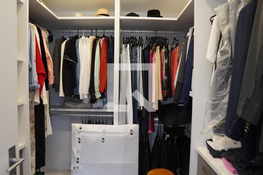 Closet de apartamento à venda com 6 quartos, 300m² em Vila Caraguata, São Paulo