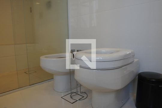 Banheiro da Suíte de apartamento à venda com 6 quartos, 300m² em Vila Caraguata, São Paulo