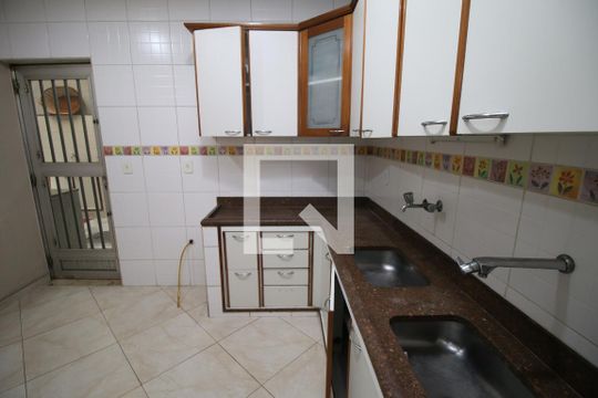 Cozinha de casa à venda com 4 quartos, 230m² em Olaria, Rio de Janeiro