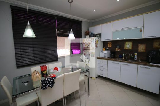 Cozinha 2 de casa à venda com 4 quartos, 230m² em Olaria, Rio de Janeiro