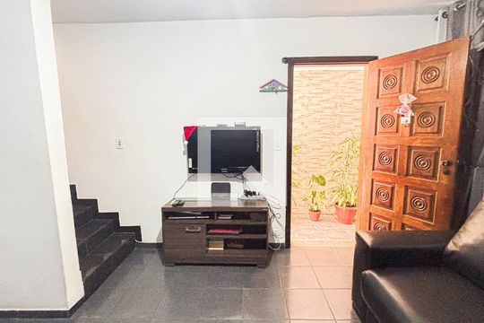 Sala de casa para alugar com 4 quartos, 180m² em Jardim Ana Maria, Santo André