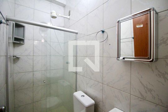 Banheiro de casa para alugar com 2 quartos, 60m² em Pau Miúdo, Salvador