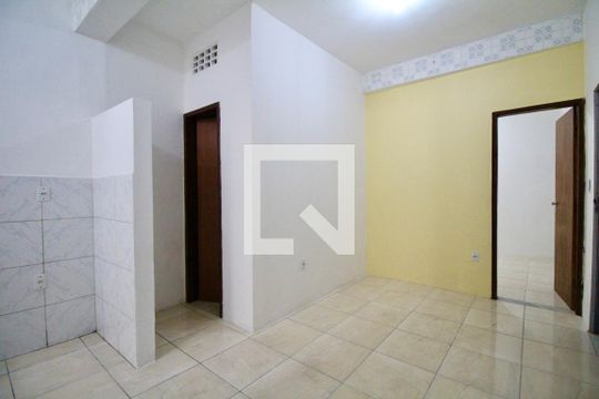 Sala de casa para alugar com 2 quartos, 60m² em Pau Miúdo, Salvador