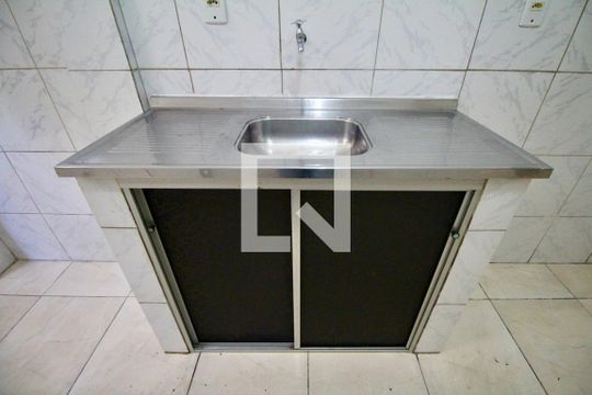 Cozinha e Área de Serviço de casa para alugar com 2 quartos, 60m² em Pau Miúdo, Salvador
