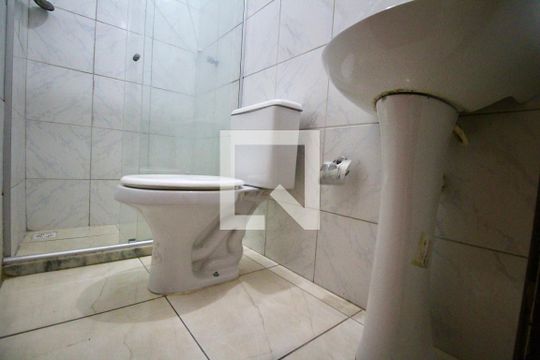 Banheiro de casa para alugar com 2 quartos, 60m² em Pau Miúdo, Salvador