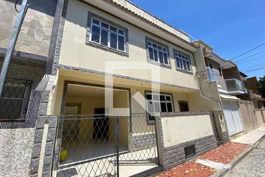 Fachada de casa para alugar com 1 quarto, 127m² em Quintino Bocaiúva, Rio de Janeiro