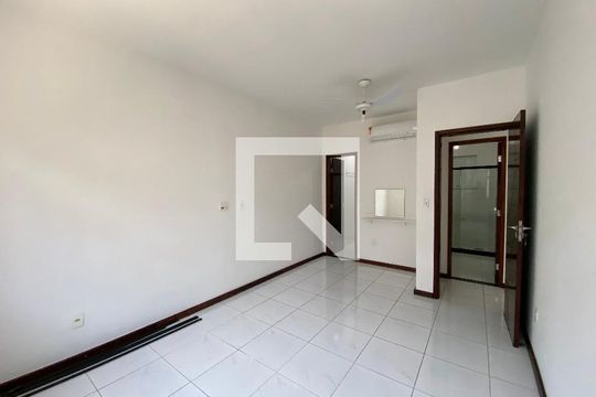 Quarto 1 de casa para alugar com 1 quarto, 127m² em Quintino Bocaiúva, Rio de Janeiro
