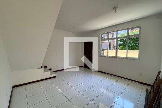 Sala de casa para alugar com 1 quarto, 127m² em Quintino Bocaiúva, Rio de Janeiro