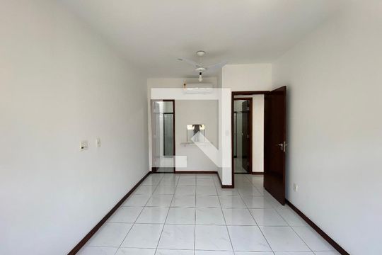 Quarto 1 de casa para alugar com 1 quarto, 127m² em Quintino Bocaiúva, Rio de Janeiro
