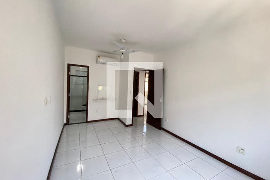 Quarto 1 de casa para alugar com 1 quarto, 127m² em Quintino Bocaiúva, Rio de Janeiro