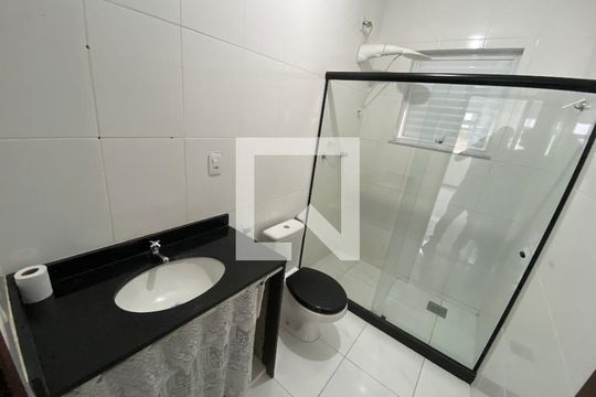 Banheiro de casa para alugar com 1 quarto, 127m² em Quintino Bocaiúva, Rio de Janeiro