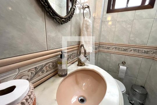 Lavabo de casa à venda com 4 quartos, 220m² em Parque Imperial, São Paulo