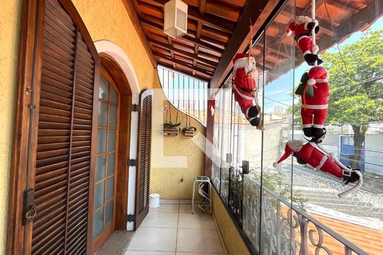 Varanda da Suíte 2 de casa à venda com 4 quartos, 220m² em Parque Imperial, São Paulo