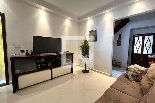 Sala 1 de casa à venda com 4 quartos, 220m² em Parque Imperial, São Paulo