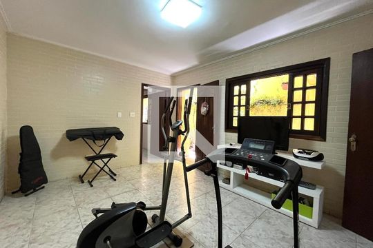 Sala 2 de casa à venda com 4 quartos, 220m² em Parque Imperial, São Paulo