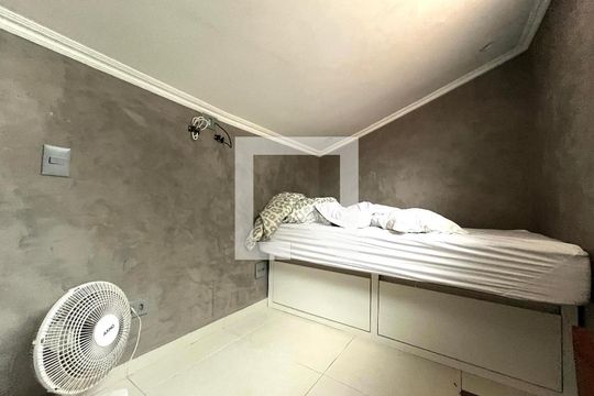Quarto ap 6 de casa de condomínio à venda com 6 quartos, 150m² em Vila Guarani (zona Sul), São Paulo