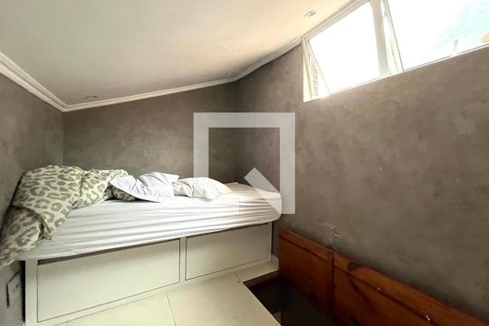Quarto ap 6 de casa de condomínio à venda com 6 quartos, 150m² em Vila Guarani (zona Sul), São Paulo