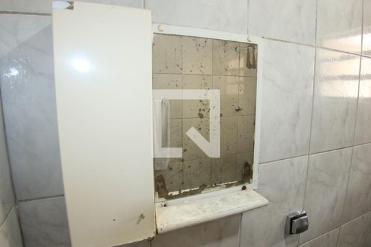 Banheiro 2 de casa à venda com 2 quartos, 127m² em Vila Tolstoi, São Paulo