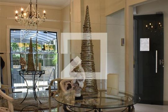 Hall de entrada de apartamento à venda com 1 quarto, 42m² em Bigorrilho, Curitiba
