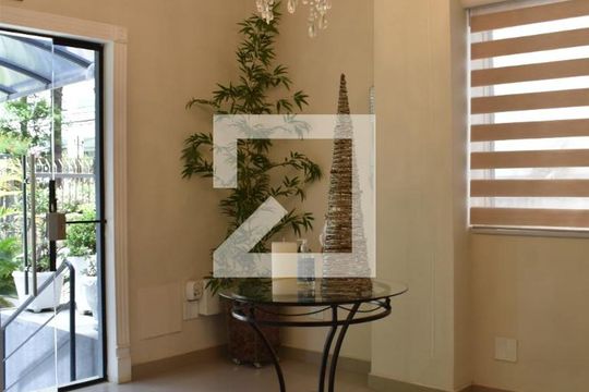 Hall de entrada de apartamento à venda com 1 quarto, 42m² em Bigorrilho, Curitiba