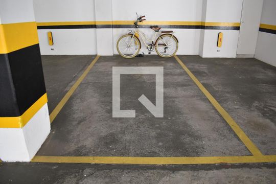 Garagem de apartamento à venda com 1 quarto, 42m² em Bigorrilho, Curitiba