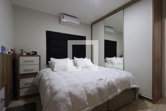 Suíte de casa para alugar com 3 quartos, 300m² em Jardim Vila Mariana, São Paulo