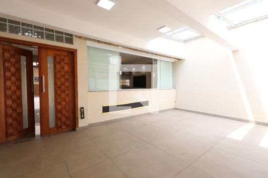 Garagem de casa para alugar com 3 quartos, 300m² em Jardim Vila Mariana, São Paulo