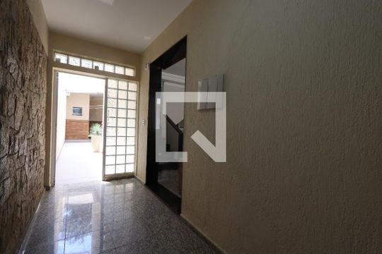 Hall de Entrada de casa para alugar com 3 quartos, 300m² em Jardim Vila Mariana, São Paulo