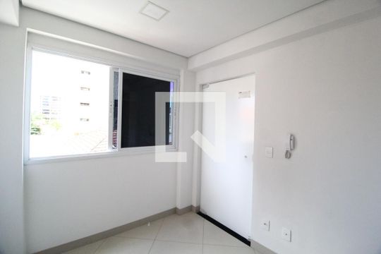 Casa para alugar com 1 quarto, 450m² em Centro, Uberlândia