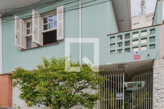 Fachada de casa à venda com 4 quartos, 195m² em Vila Mariana, São Paulo