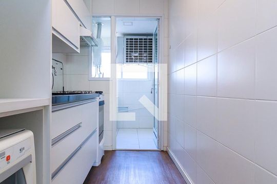 Cozinha de apartamento para alugar com 1 quarto, 47m² em Campo Belo, São Paulo