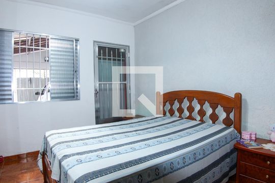 Quarto 1 de casa à venda com 2 quartos, 70m² em Vila Santa Clara, São Paulo