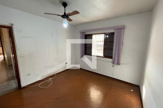 Quarto 1 de casa para alugar com 3 quartos, 200m² em Vila Figueira, Suzano