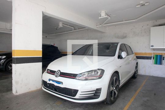 Box Garagem de kitnet/studio à venda com 1 quarto, 48m² em Mont’Serrat, Porto Alegre
