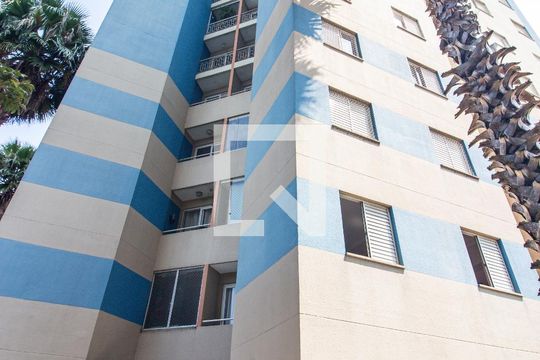 Fachada do bloco de apartamento para alugar com 2 quartos, 46m² em Fazenda Aricanduva, São Paulo