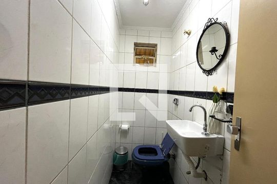 Lavabo de casa à venda com 3 quartos, 163m² em Jardim Santo Antoninho, São Paulo